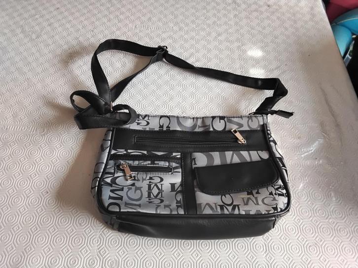 Zakje, Handtassen en Accessoires, Tassen | Damestassen, Gebruikt, Schoudertasje, Grijs, Ophalen