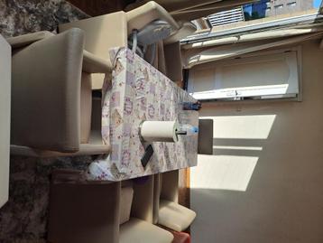 6 eetkamerstoelen met wielen beschikbaar voor biedingen