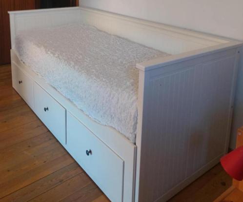 Chambre (structure de lit sans matelas + bureau + table de c, Huis en Inrichting, Slaapkamer | Nachtkastjes, Gebruikt, Hout, Ophalen