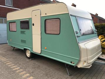 VERKOCHT Gepimpte caravan Bürstner zoekt nieuwe eigenaar, 4 à 5 mètres, Roue de secours, 750 - 1000 kg, Particulier