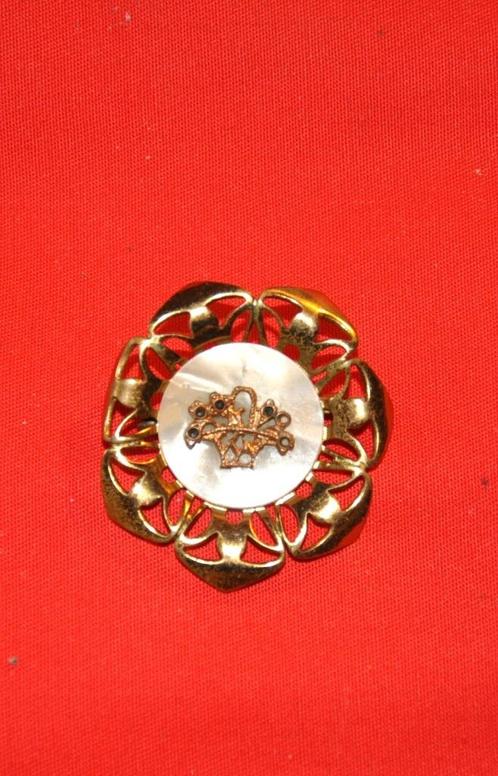 ancienne broche rosace corbeille fleur centre (x2022), Handtassen en Accessoires, Antieke sieraden, Broche, Overige materialen