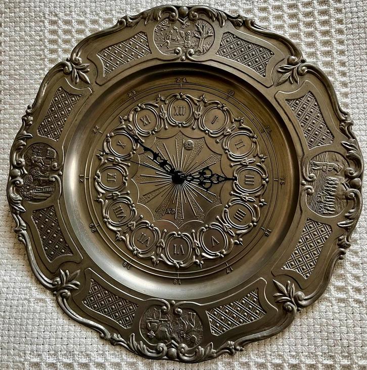 Tinnen wandklok, diameter 35 cm, Antiek en Kunst, Antiek | Klokken, Ophalen