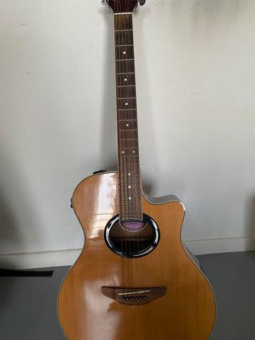 Yamaha apx500 gitaar semi-akoestisch  beschikbaar voor biedingen