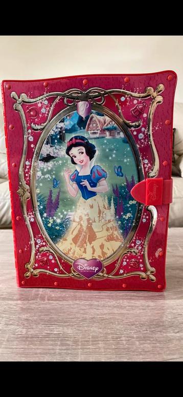 Oude koffer Sneeuwwitje en de 7 dwergen beschikbaar voor biedingen