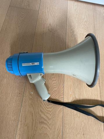  megafoon beschikbaar voor biedingen