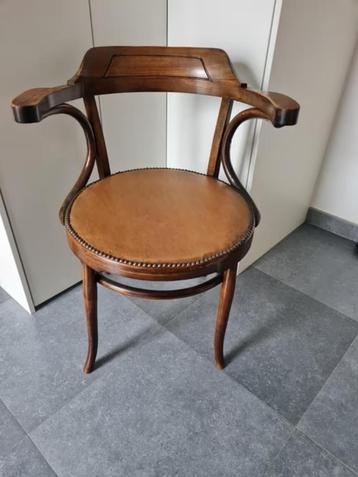 antieke stoel model Thonet beschikbaar voor biedingen