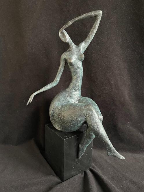 Bronzen zittende abstracte dame Milo groot 43cm zuiver brons, Antiek en Kunst, Kunst | Beelden en Houtsnijwerken, Ophalen of Verzenden