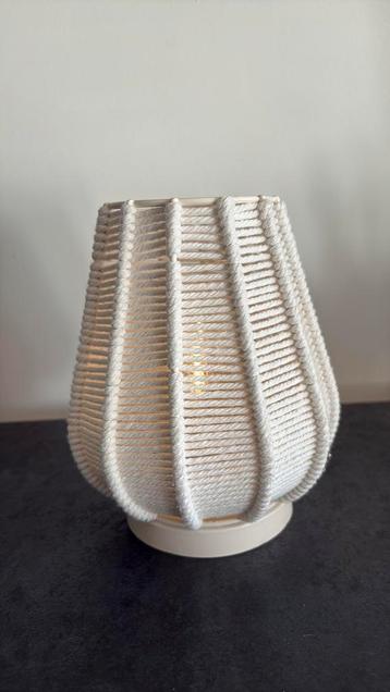 Lampje beschikbaar voor biedingen