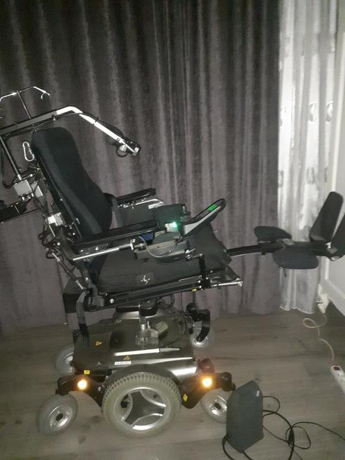 rolstoel van het merk Permobil m300 NIEUWE BATTERIJEN‼️‼️, Divers, Chaises roulantes, Comme neuf, Enlèvement ou Envoi