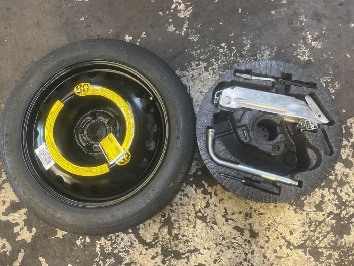 Kit de cric + Roue de secours d'un Audi A4, Autos : Pièces & Accessoires, Autres pièces automobiles, Audi, Utilisé, 3 mois de garantie