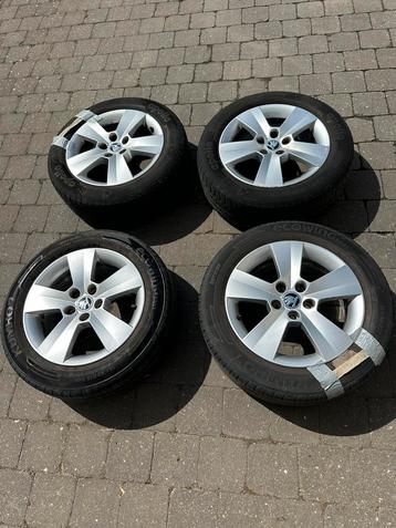 Kit de 4 jantes 15 pouces avec pneus pour skoda fabia/combi beschikbaar voor biedingen