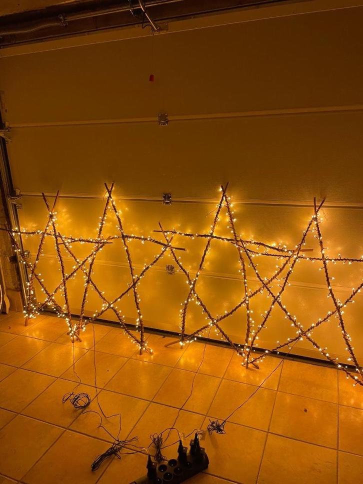 4 KERSTSTERREN + verlichting, Diversen, Kerst, Zo goed als nieuw, Ophalen