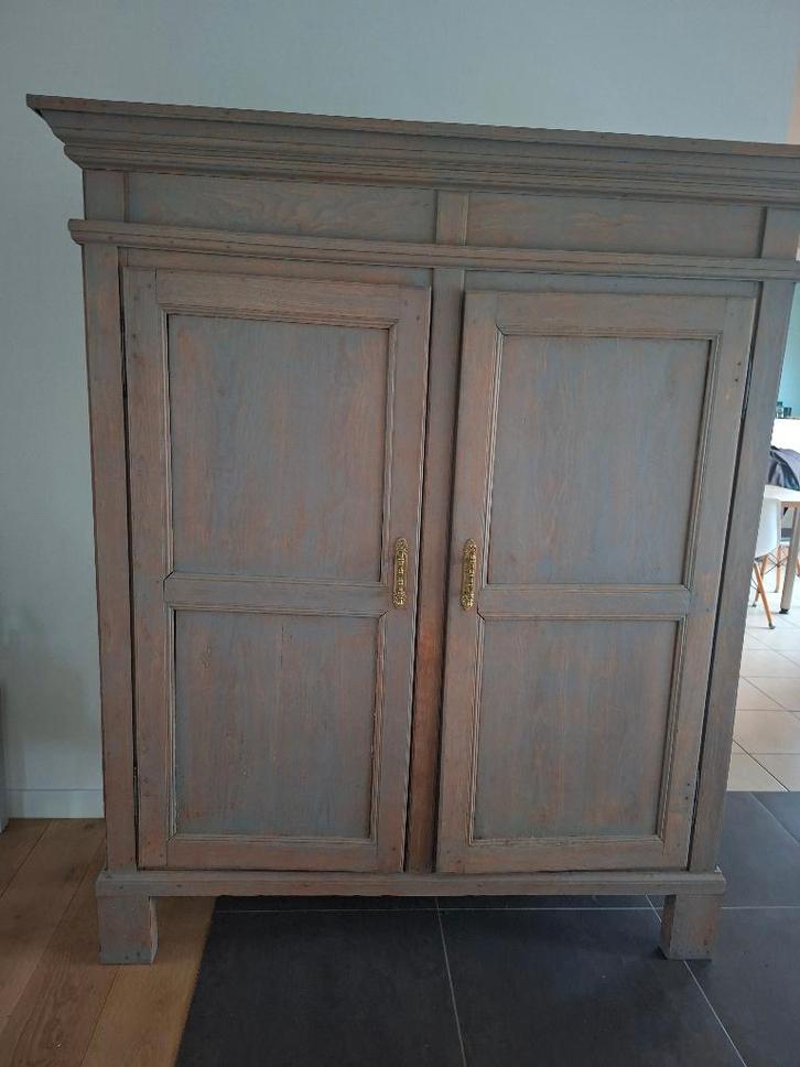 Belle armoire ancienne ancienne à 2 portes, Antiquités & Art, Antiquités | Meubles | Armoires, Enlèvement