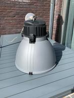 Grijze en zwarte lamp in industriële stijl, Huis en Inrichting, Lampen | Hanglampen, Ophalen, Gebruikt