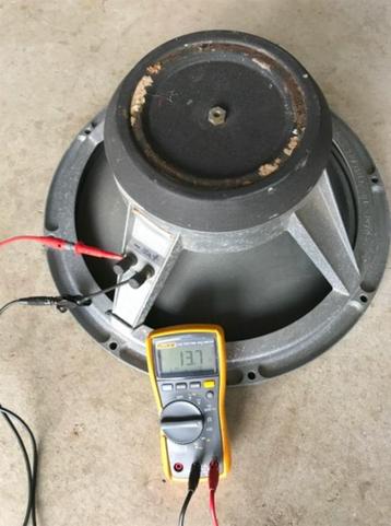 Luidspreker 18" (45cm) - 300W - 15ohm beschikbaar voor biedingen