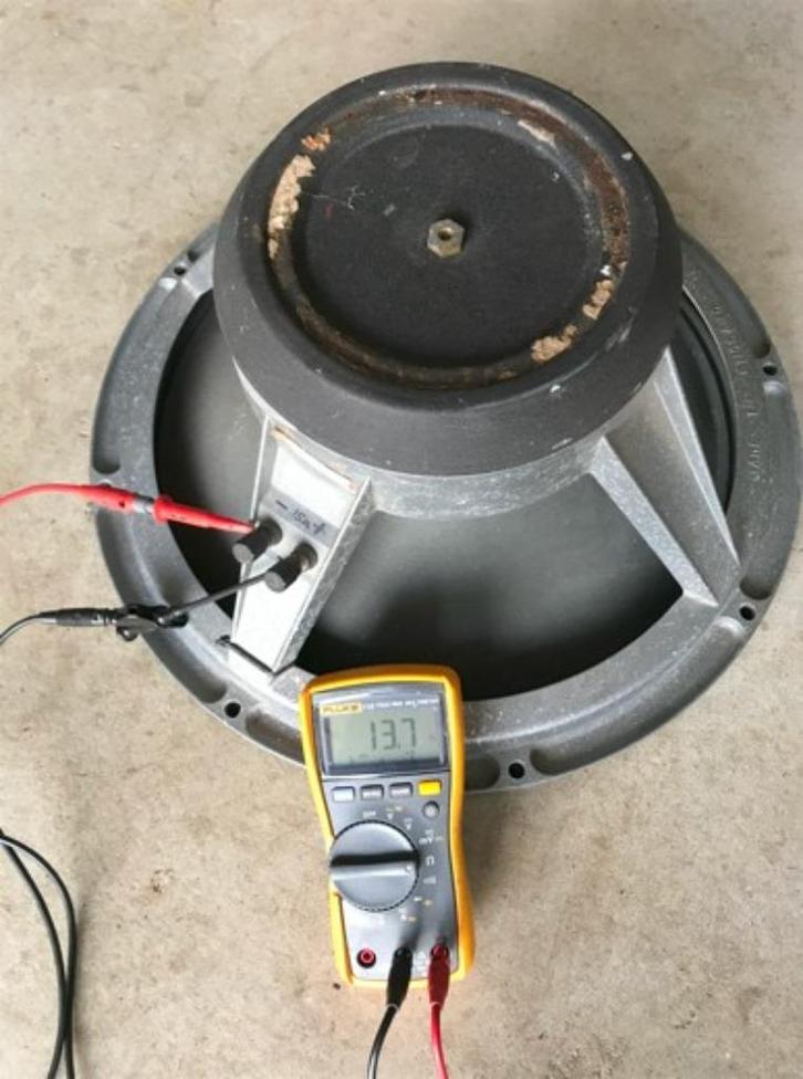 Luidspreker 18" (45cm) - 300W - 15ohm, Muziek en Instrumenten, Instrumenten | Onderdelen, Gebruikt, Ophalen