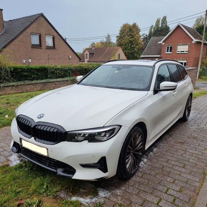 Voiture BMW 320d Touring xDrive. Sport Line, Autos, BMW, Particulier, Série 3, 4x4, ABS, Caméra de recul, Phares directionnels