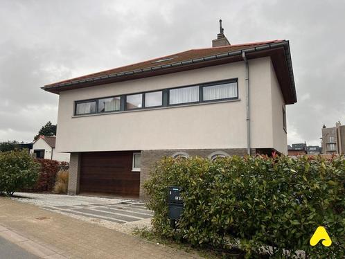Garage te koop in Sint-Idesbald, Immo, Garages en Parkeerplaatsen