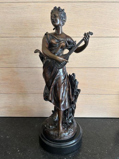 Bronzen beeld meisje speelt op mandoline  Bruchon, Antiek en Kunst, Antiek | Brons en Koper, Brons, Ophalen