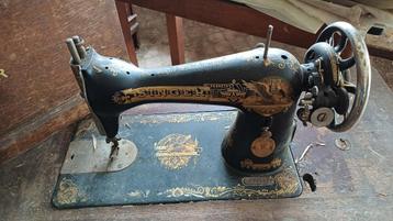Oude naaimachine Singer 