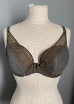 Khaki-kleurige voorgevormde BH Chantelle maat D80, Kleding | Dames, Ondergoed en Lingerie, Chantelle, Verzenden, Groen, BH
