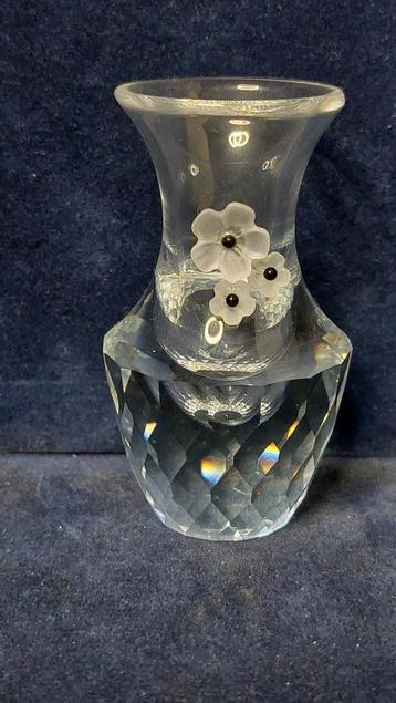 Swarovski - Kleine vaas met 3 bloemen beschikbaar voor biedingen