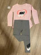 Jogging Nike maat 104-110, NIKE, Meisje, Sport- of Zwemkleding, Ophalen of Verzenden