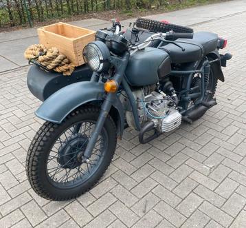 Dnepr Zijspan, Motos