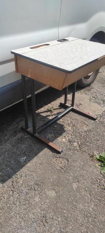 Vintage retro bureau 1 pers beschikbaar voor biedingen