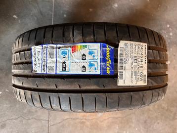 Nieuwe autoband GoodYear 245/45 R 18 100W  beschikbaar voor biedingen