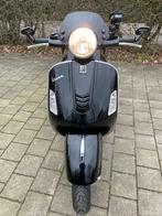 Vespa GTS 250, Fietsen en Brommers, Ophalen, Zo goed als nieuw