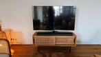 Meuble TV en rotin et bois en très bon état de 120 cm de lar, Maison & Meubles, Enlèvement