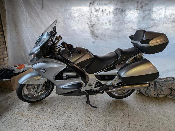 motocyclette, Motos, Motos | Honda, Particulier, Tourisme, plus de 35 kW, 4 cylindres, ABS, Transmission par cardan, Poignées chauffantes