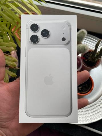 iPhone 17 pro max silver scellé  à vendre ou à échanger beschikbaar voor biedingen