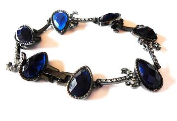 beau bracelet pour dame disponible aux enchères