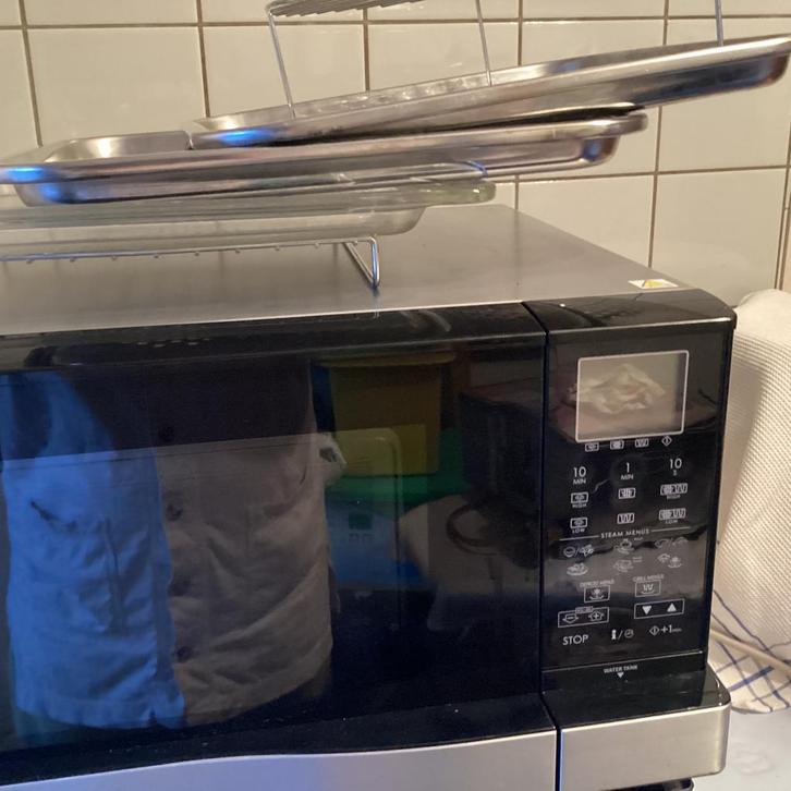 Four à vapeur Sharp 900 W, Electroménager, Micro-ondes, Utilisé, Autoportant, 45 à 60 cm, Four, Enlèvement