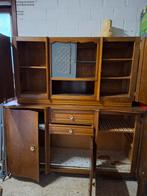 Buffet ancien en bois. Deux éléments séparés(vitrine+bas), Enlèvement