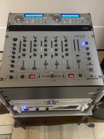 Complete DJ set / discobar / muziekinstallatie met speakers beschikbaar voor biedingen