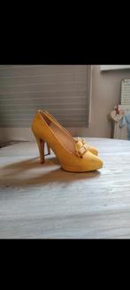 Pumps Moschino, Jaune, Escarpins, Moschino, Enlèvement ou Envoi