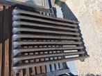 Gietijzeren radiator met bloem motief  in mate grijze metaal, Doe-het-zelf en Bouw, Verwarming en Radiatoren, Ophalen, Zo goed als nieuw