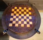 Houten schaaktafel met houten schaakstukken te koop., Hobby en Vrije tijd, Een of twee spelers, Ophalen of Verzenden, Gebruikt