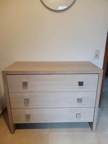 Ladekast beschikbaar voor biedingen