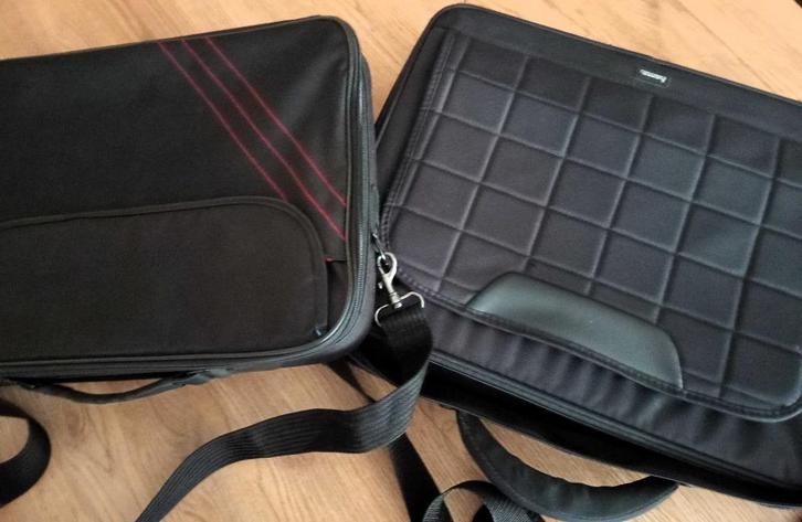 Laptoptassen: Twee stuks., Computers en Software, Overige Computers en Software, Gebruikt, Ophalen