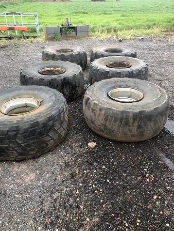 6 stuks michelin 24 r 20.5 met 10 gaats geboorde velgen beschikbaar voor biedingen