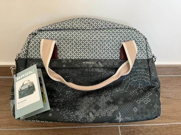 NIEUWE Basil Bohème fietstas groen + fietshoes, Vélos & Vélomoteurs, Accessoires vélo | Sacoches, Neuf, Enlèvement ou Envoi