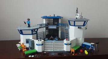 Playmobil groot politiekantoor beschikbaar voor biedingen