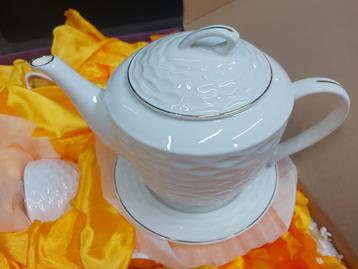 keramische servies in nieuwe staat  beschikbaar voor biedingen