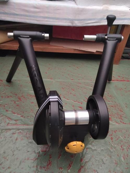Smart on wheel trainer Magnus, Sport en Fitness, Wielrennen, Zo goed als nieuw, Ophalen