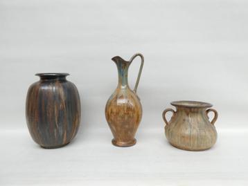 Drie Bouffioulx vazen met druipglazuren beschikbaar voor biedingen
