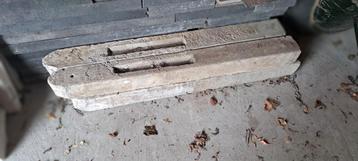 4 stuks Betonpaal  beschikbaar voor biedingen